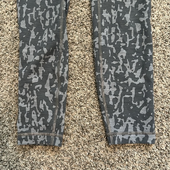 Lululemon Wunder Train Leggings 23” - Picture 3 of 5